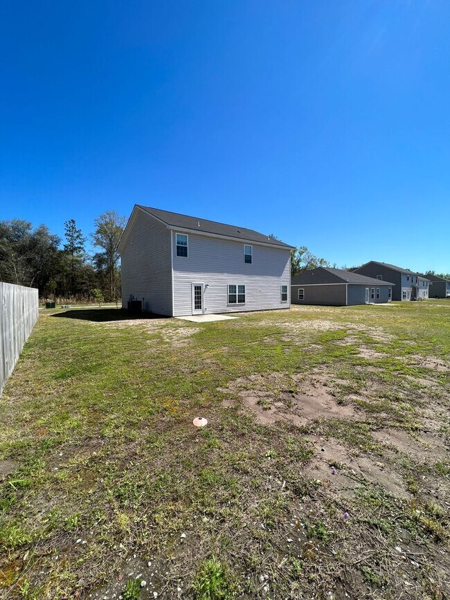 Building Photo - Coming soon! 5 Bed 3 Bath Home