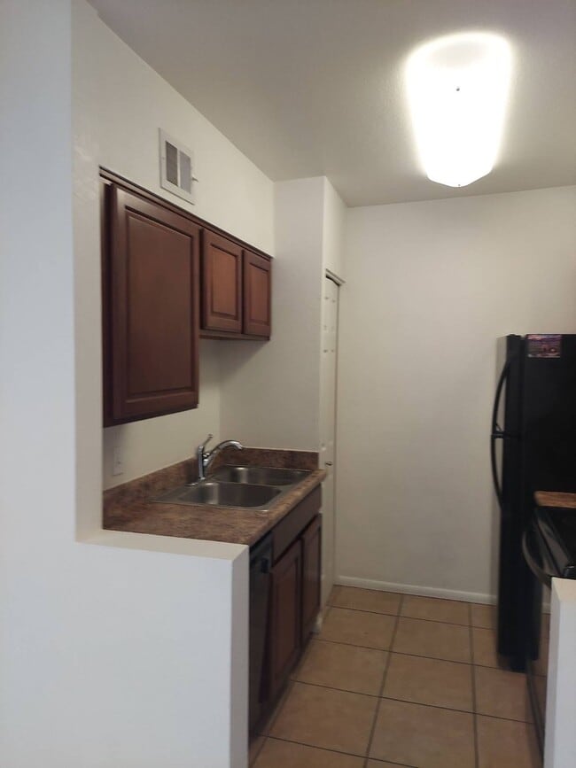 Photo - 1745 E Glenn St Apartment