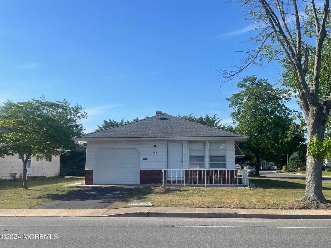 Foto principal - 583 Jamaica Blvd