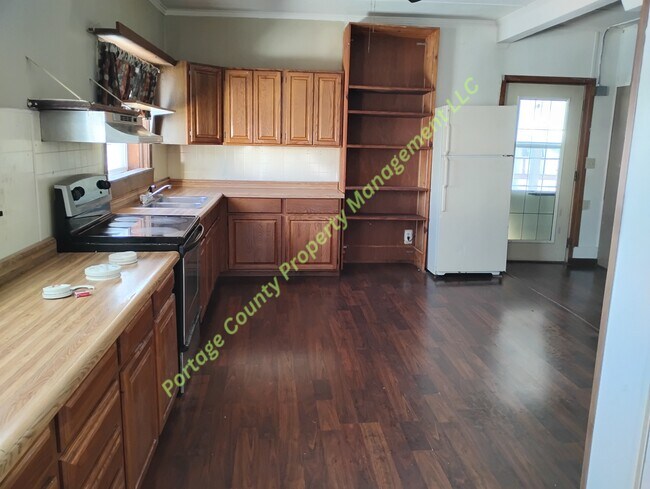 Building Photo - 401 Cedar St