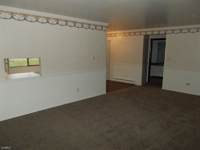 Building Photo - 2303 Holiday Ter