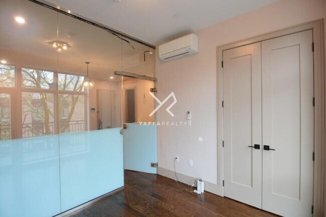 Foto del edificio - 2 bedroom in BROOKLYN NY 11221