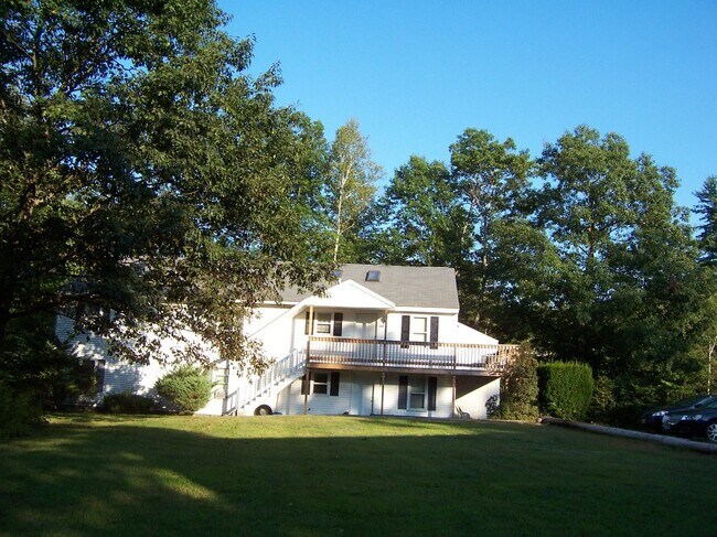 Foto del edificio - 10 Plaza Village Rd