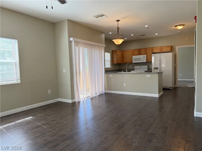 Foto del edificio - 3910 Legend Hills St