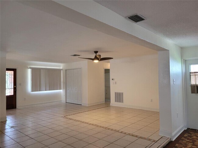 Foto del edificio - 7897 3rd Ave S
