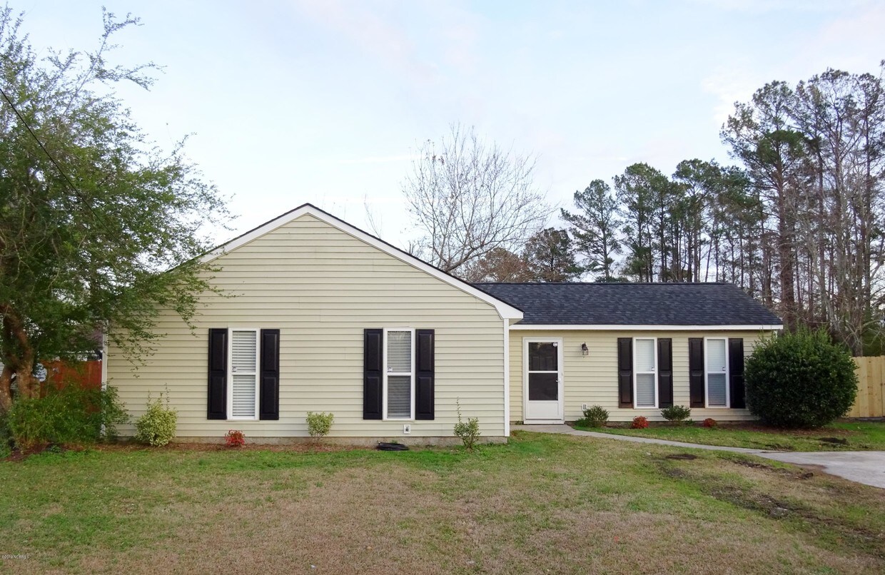 Primary Photo - 222 Lakewood Dr