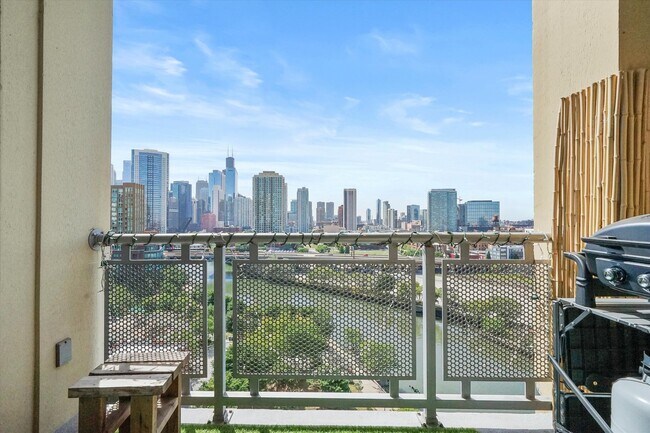 Foto del edificio - 700 N Larrabee St