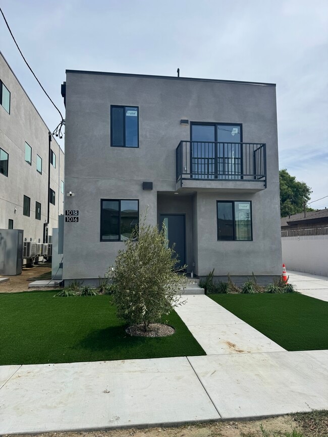 Building Photo - 1018 N Pioneer Ave