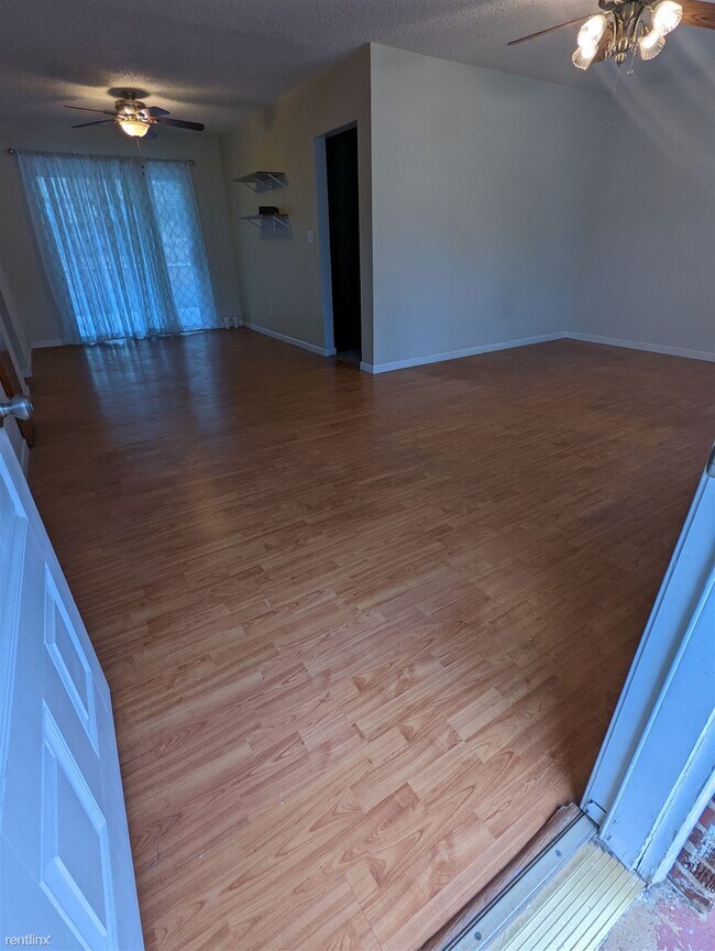 Building Photo - 3 br, 1.5 bath House - 6302 Sheri Drive No...
