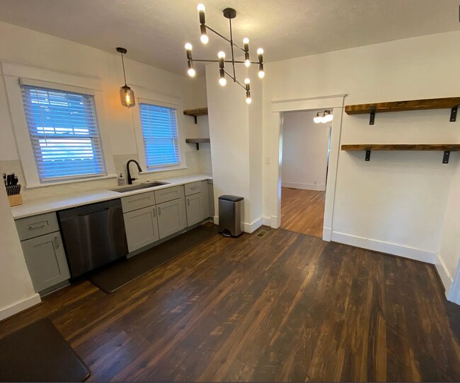 Foto del edificio - 1212-C McChesney Ave