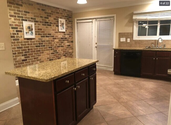 Foto del edificio - 3079 Colonial Way