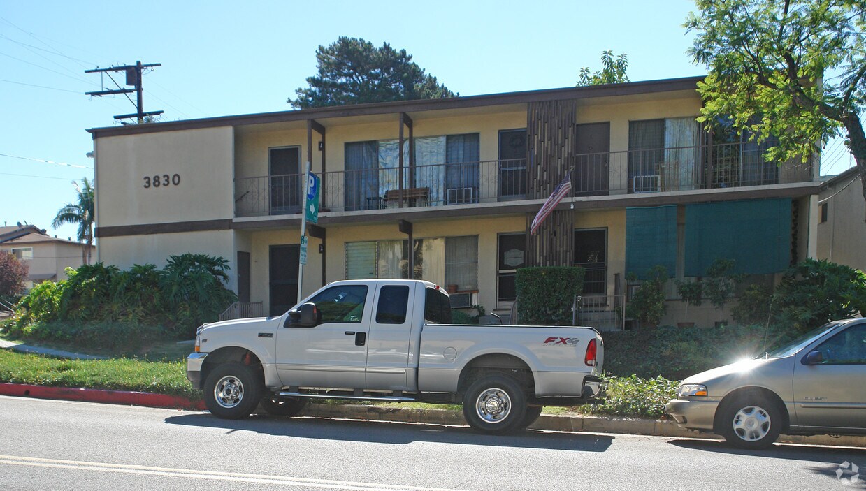Building Photo - 3830 Orangedale Ave