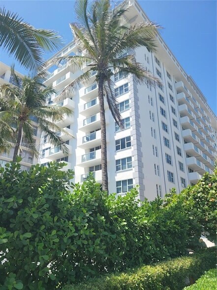 Foto del edificio - 9195 Collins Ave