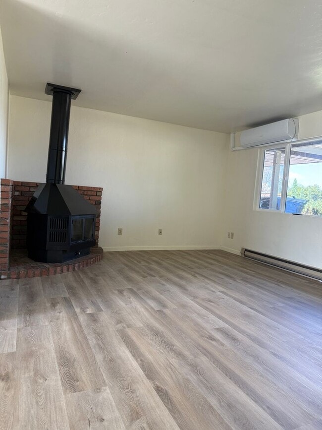 Building Photo - 8429 E Manley Dr