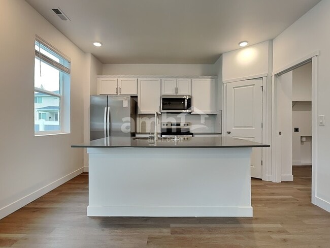 Building Photo - 7718 Selah St SW