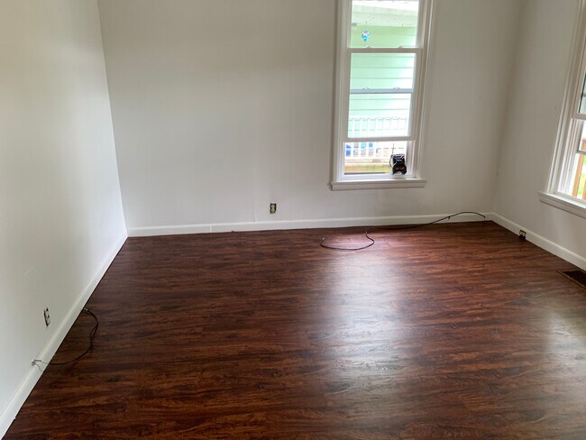 Living Room - 185 Seymour St