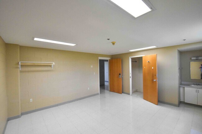 Foto del edificio - 1640 W 7th St