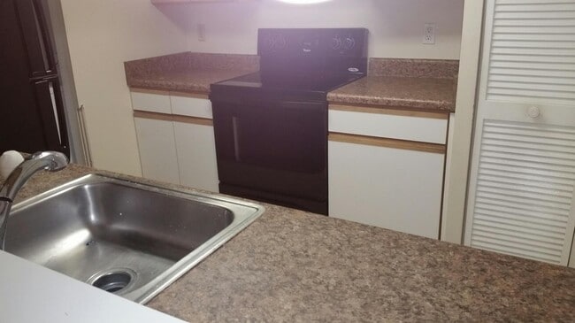 Foto del edificio - 9733 Westview Dr
