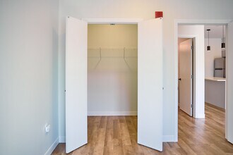 Corner 1 Bedroom - The Eddy