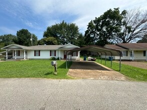Building Photo - 112 Misty Ln