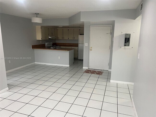 Foto del edificio - 10857 NW 7th St
