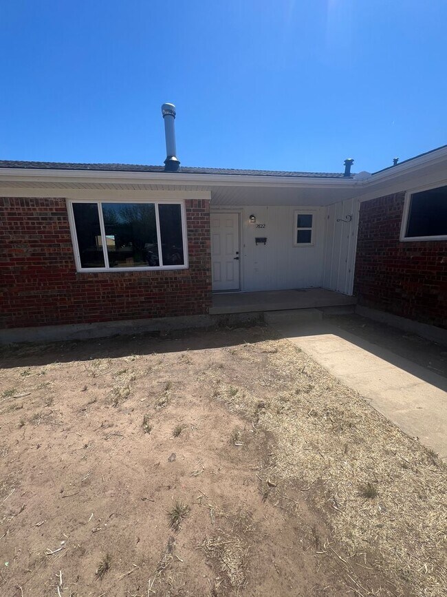 Foto del edificio - 4 Bed 3 bath remodeled home