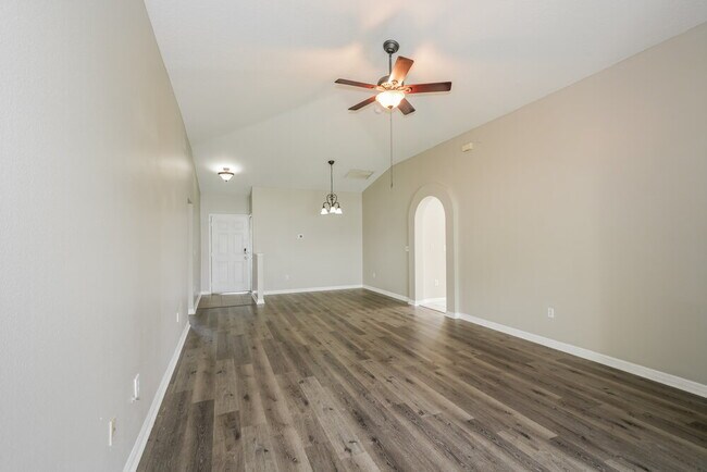 Foto del edificio - 30932 Midtown Ct
