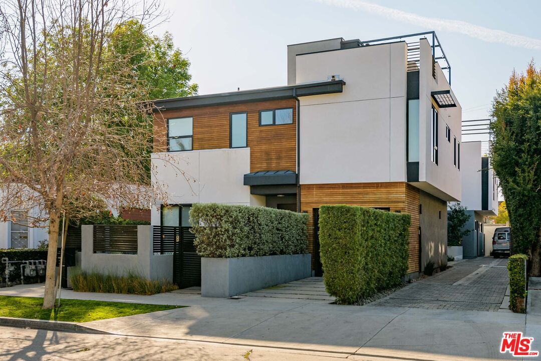 Foto principal - 855 N Cherokee Ave