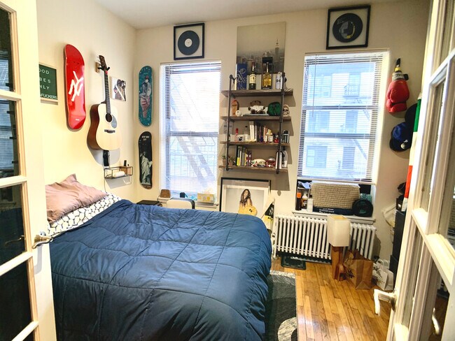 Building Photo - 328 E 94th St