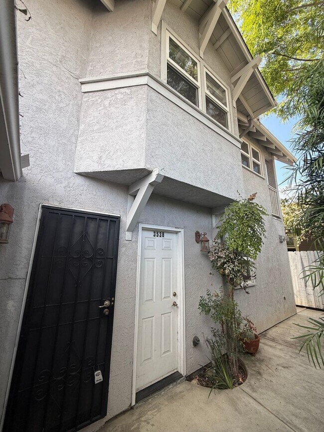 Foto del edificio - 3536-3538 Herman Avenue