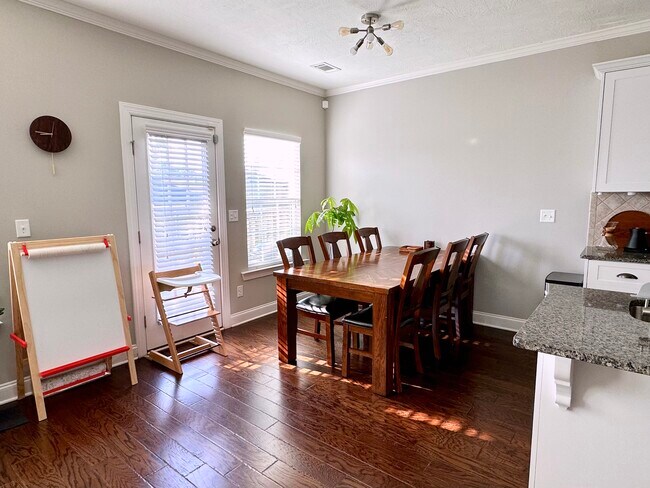 Foto del edificio - 456 Brantley Cove Cir