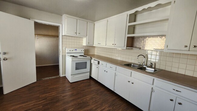 Building Photo - Nice 2 bed 1 bath in OKC!  $875 Per Month!