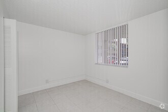 2BR, 2BA - 1,000SF - Hawaiian Palms
