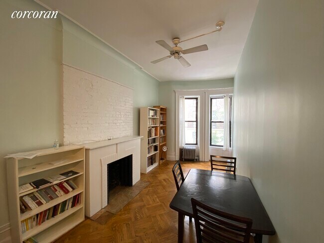 Building Photo - 42 W 96th St