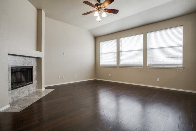 Foto del edificio - 2713 Meadowview Dr