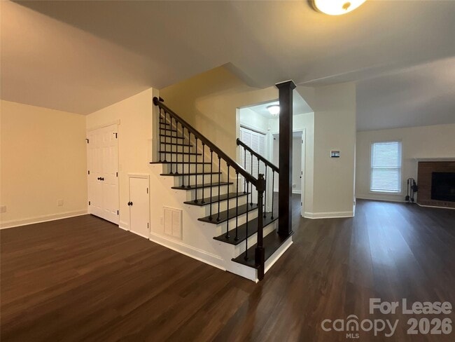 Building Photo - 11431 Howell Center Dr