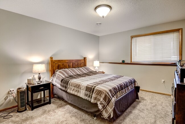 Foto del edificio - 1909 Southridge Ave