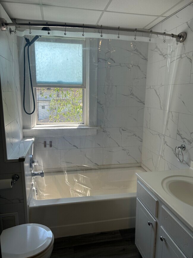 Foto del edificio - 2416 10th St NW