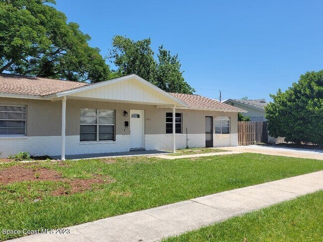 Front View - 1570 White Cap Way