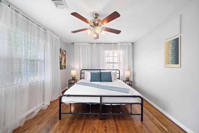 Foto del edificio - 3237 Rosedale St