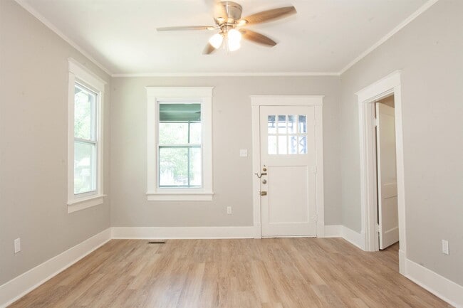 Building Photo - 116 Beechwood St