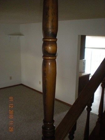 Building Photo - 3 Bedroom 2 1/2 Bathroom Townhouse- CLOSE ...