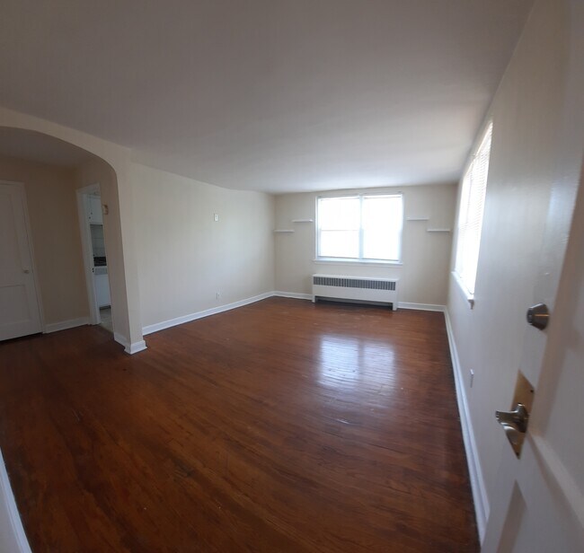 Building Photo - 4063 Comly St
