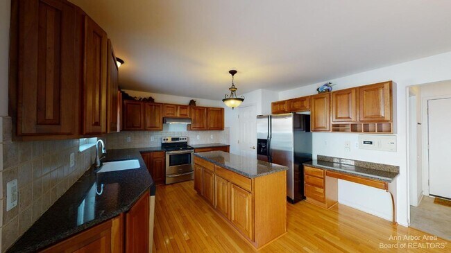 Foto del edificio - 2261 Indian Creek Cir