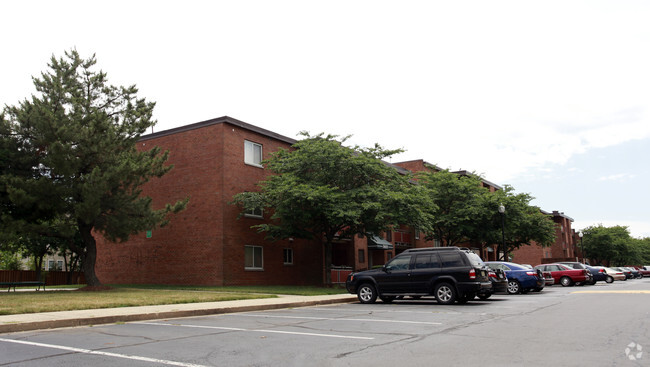 Building Photo - Oakview Gardens Apartments