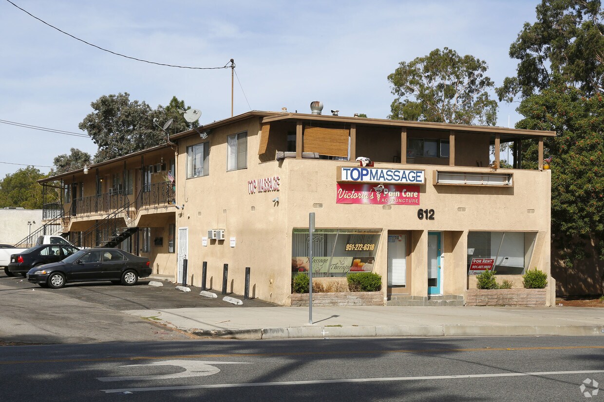 Primary Photo - 610-612 W Grand Blvd