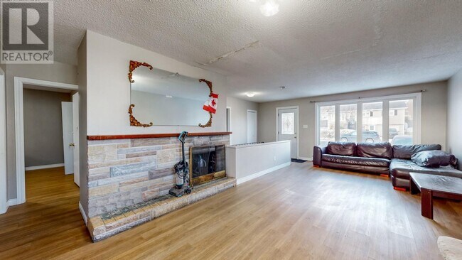 Building Photo - 55 Bonavista St