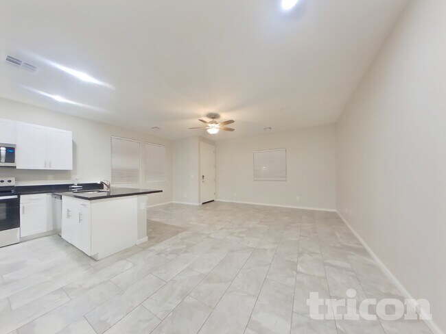 Foto del edificio - 12563 W Gentle Rain Rd