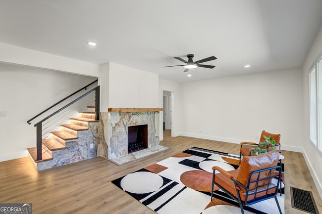 Foto del edificio - 458 Shannon Dr SW