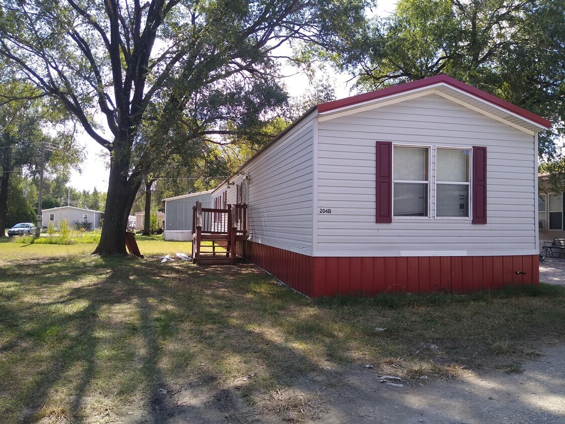 Primary Photo - 204 W Cherry Blossom Ln